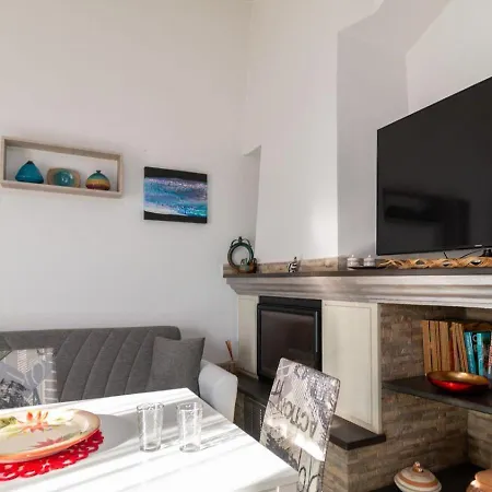 Mameli Apartment *